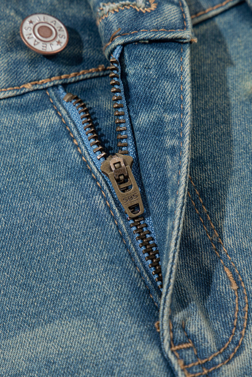 Amyra Double Button Patch Pocket Flare Leg Jeans